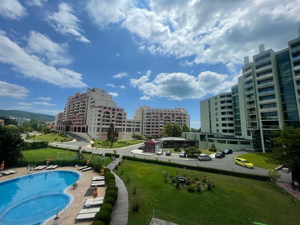 Apartment Sunny Beach Plaza 100 M Sea Exteriör bild